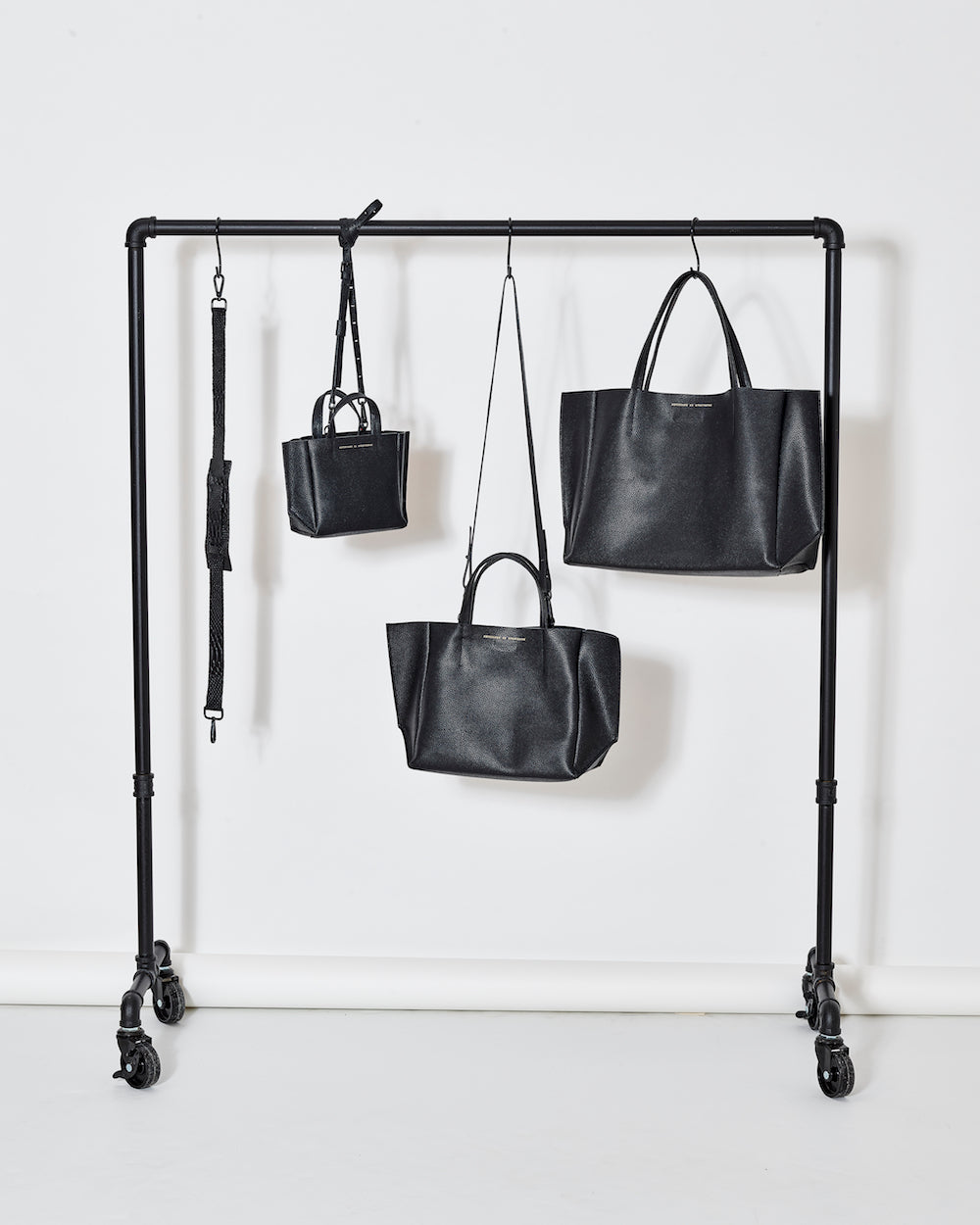 Leather Shoulder Strap / Black Python
