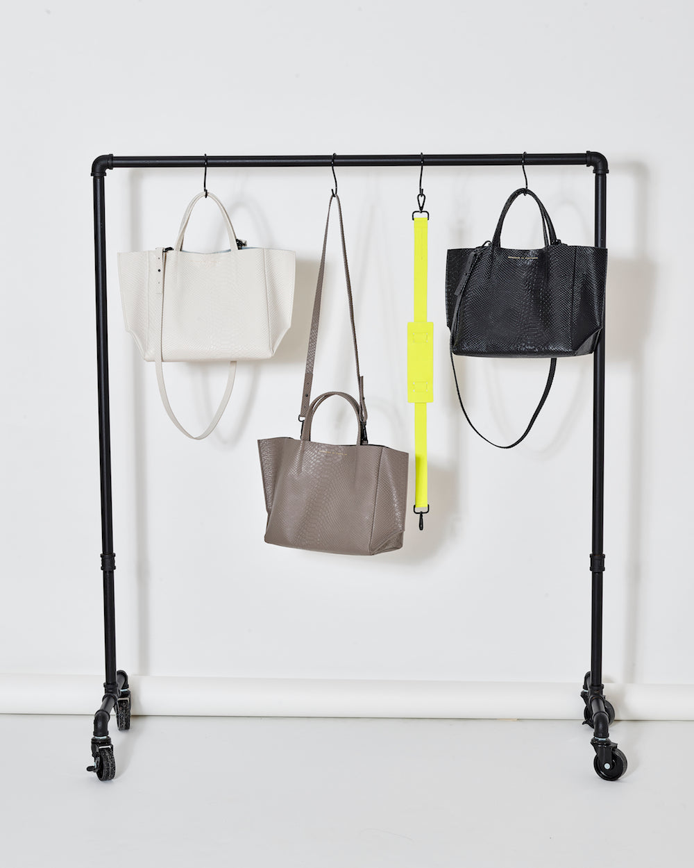 Leather Shoulder Strap / Neon Yellow