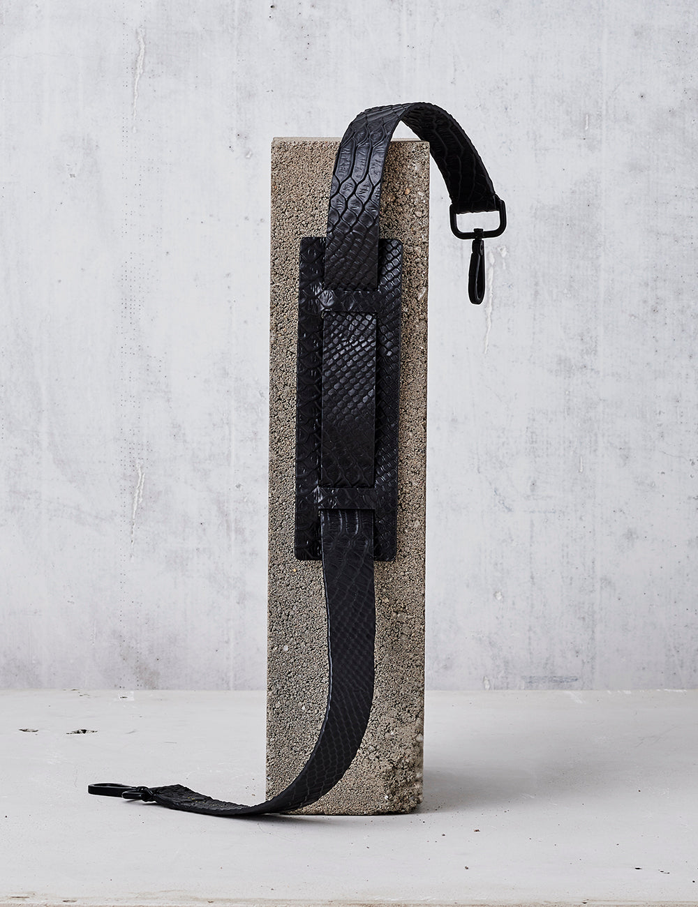 Leather Shoulder Strap / Black Python